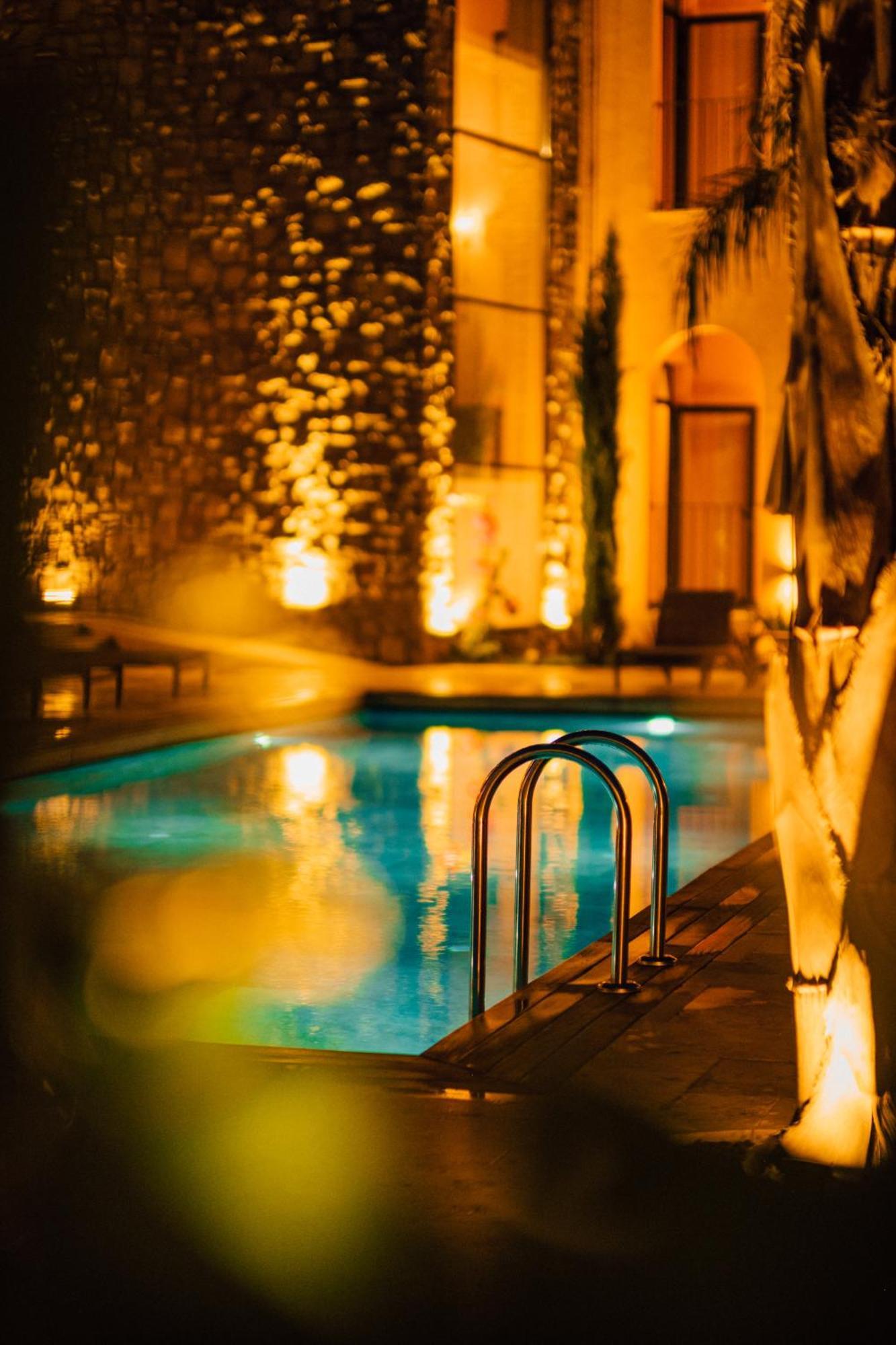 The Remote Hotel 사리게르메 외부 사진